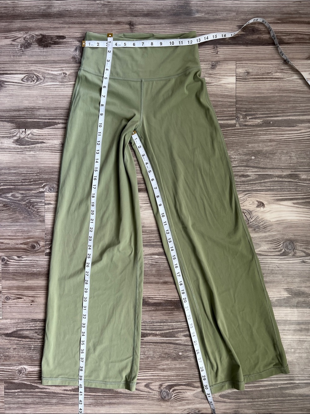 Athleta Elation Wide Leg Pant Eucalyptus Olive Size Small - Picture 9 of 9